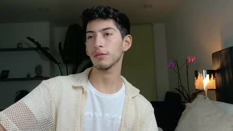 Snapshot of ethan_skiny_ chatting on 10-19-25, 09:43 Joan online show from 10-19-25, 09:43