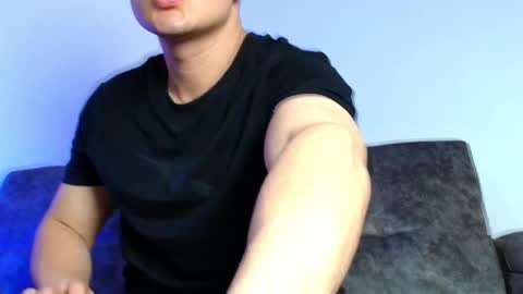 Snapshot of ethanconnor_ chatting on 11-25-25, 09:04 ethanconnor_ online show from 11-25-25, 09:04