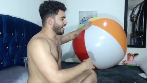 Snapshot of ethanhairy chatting on 03-05-25, 10:32 Ethan online show from 03-05-25, 10:32