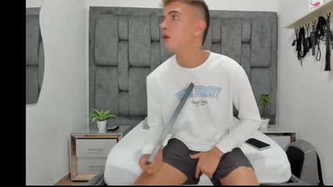 ethanhot_os online show from 04-01-26, 08:50