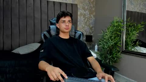 ethanlowell online show from 10-15-25, 06:02