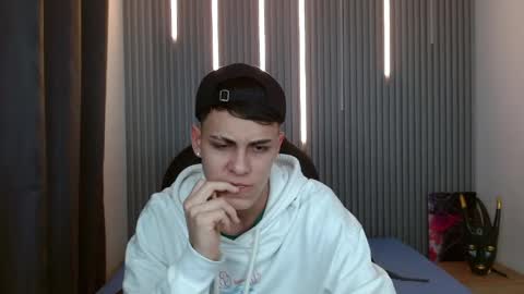 ethanx18 online show from 05-19-26, 02:51