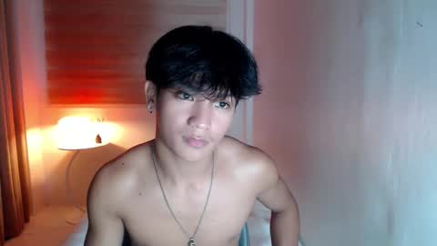 Snapshot of etherealboytoy4hire chatting on 11-26-25, 01:56 Rey online show from 11-26-25, 01:56