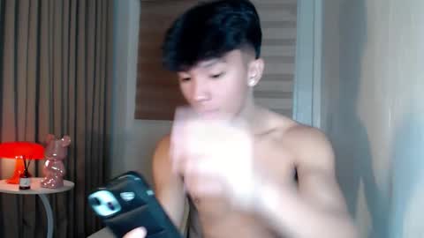 Rey online show from 03-12-26, 05:57