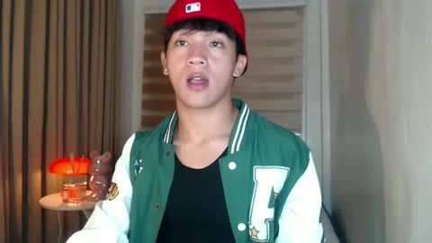 Snapshot of etherealboytoy4hire chatting on 05-23-26, 04:00 Rey online show from 05-23-26, 04:00