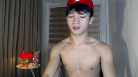 Snapshot of etherealboytoy4hire chatting on 05-27-26, 01:46 Rey online show from 05-27-26, 01:46
