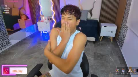 Snapshot of ette_tay chatting on 10-08-25, 04:32 ette online show from 10-08-25, 04:32