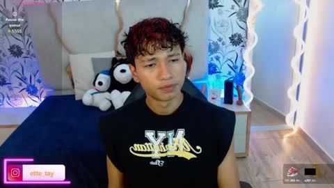 Snapshot of ette_tay chatting on 10-11-25, 03:39 ette online show from 10-11-25, 03:39