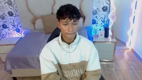 Snapshot of ette_tay chatting on 10-21-25, 02:56 ette online show from 10-21-25, 02:56