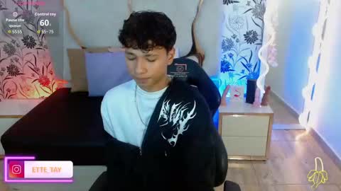 Snapshot of ette_tay chatting on 10-27-25, 03:21 ette online show from 10-27-25, 03:21