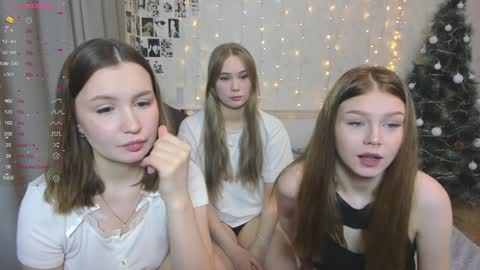 Snapshot of eumomino chatting on 01-19-25, 12:49 Veronica Tiia Lilith left to right online show from 01-19-25, 12:49