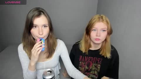 Snapshot of eumomino chatting on 10-22-25, 02:06 Veronica Tiia Lilith left to right online show from 10-22-25, 02:06