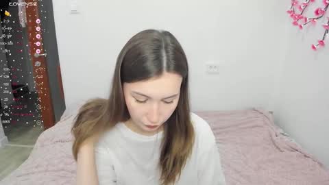 Veronica Tiia Lilith left to right online show from 03-12-26, 11:11