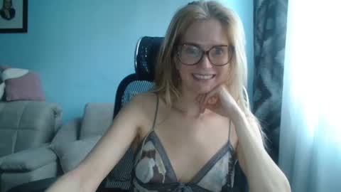 eva2323 online show from 01-20-25, 08:09