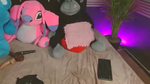 Snapshot of eva_06 chatting on 10-25-25, 03:58 eva_06 online show from 10-25-25, 03:58