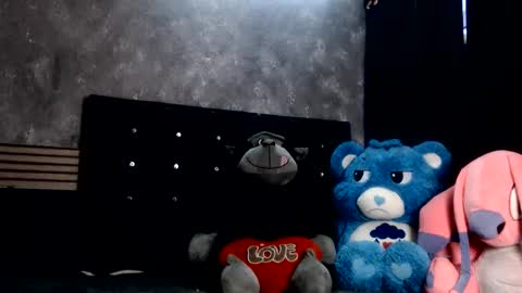 Snapshot of eva_06 chatting on 06-09-26, 10:21 eva_06 online show from 06-09-26, 10:21