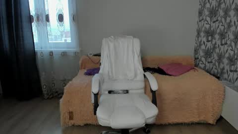 Eva online show from 11-23-25, 07:52