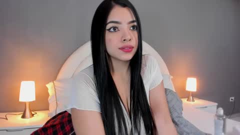 Snapshot of eva_bigboobs_ chatting on 02-20-25, 05:40 EVA  online show from 02-20-25, 05:40