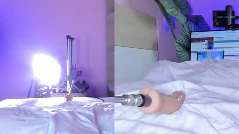 Snapshot of eva_blondee chatting on 01-21-25, 03:43 Eva online show from 01-21-25, 03:43