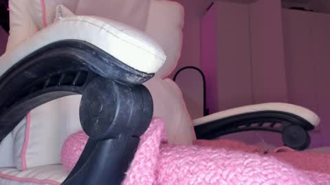 Eva Davis online show from 01-10-25, 05:05