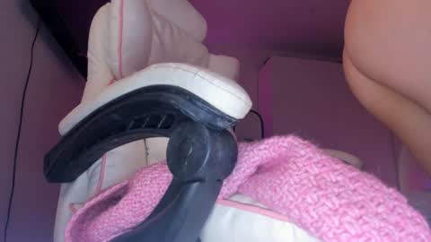 Eva Davis online show from 01-18-25, 01:52