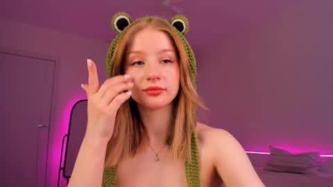 Eva Davis online show from 02-27-25, 05:13