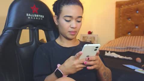 Snapshot of eva_foxs chatting on 11-22-25, 01:26 Eva Foxs online show from 11-22-25, 01:26