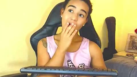 Snapshot of eva_foxs chatting on 12-01-25, 09:31 Eva Foxs online show from 12-01-25, 09:31