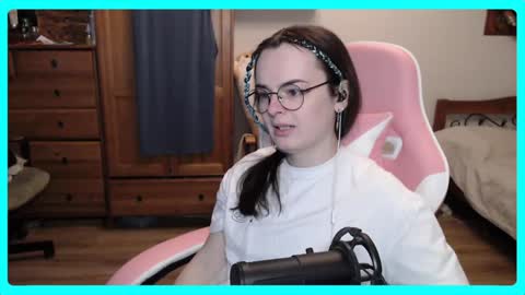 Snapshot of eva_katt chatting on 01-24-25, 01:14 Gamer Katt online show from 01-24-25, 01:14