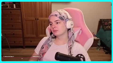 Snapshot of eva_katt chatting on 09-22-25, 10:28 Gamer Katt online show from 09-22-25, 10:28