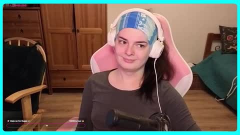 Snapshot of eva_katt chatting on 09-30-25, 12:32 Gamer Katt online show from 09-30-25, 12:32