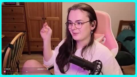 Snapshot of eva_katt chatting on 10-11-25, 09:46 Gamer Katt online show from 10-11-25, 09:46