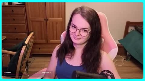 Snapshot of eva_katt chatting on 10-15-25, 01:33 Gamer Katt online show from 10-15-25, 01:33