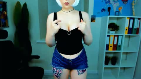 Snapshot of eva_lawrence chatting on 09-21-25, 09:55 Eva online show from 09-21-25, 09:55