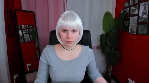 Snapshot of eva_lawrence chatting on 09-24-25, 10:18 Eva online show from 09-24-25, 10:18