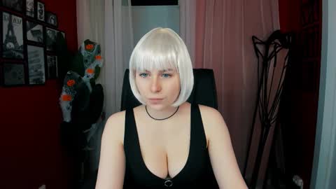 Snapshot of eva_lawrence chatting on 10-26-25, 08:15 Eva online show from 10-26-25, 08:15