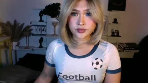 Queen Eva Mazikeen online show from 05-14-26, 04:03