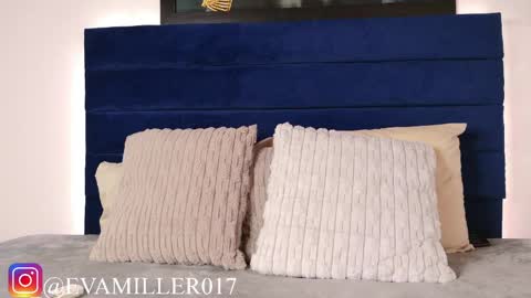 Snapshot of eva_miller7 chatting on 04-29-26, 05:30 Eva online show from 04-29-26, 05:30