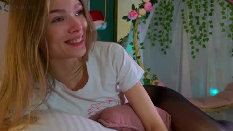 Eva online show from 12-16-24, 02:38