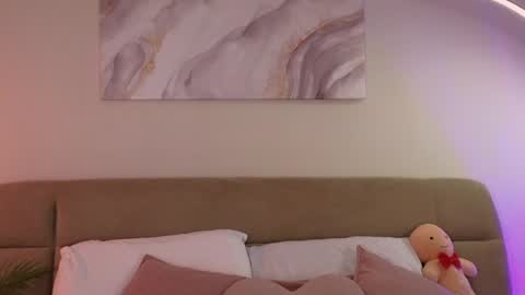 Eva online show from 01-20-25, 08:19