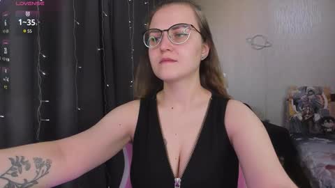 Snapshot of eva_orchid chatting on 03-13-26, 10:44 Eva online show from 03-13-26, 10:44