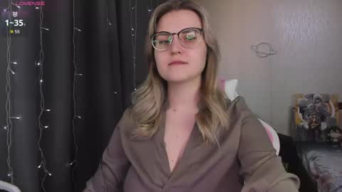 Snapshot of eva_orchid chatting on 03-17-26, 12:19 Eva online show from 03-17-26, 12:19