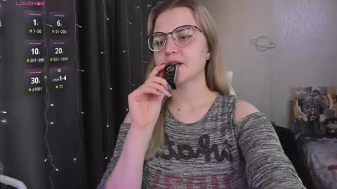 Snapshot of eva_orchid chatting on 03-20-26, 02:11 Eva online show from 03-20-26, 02:11