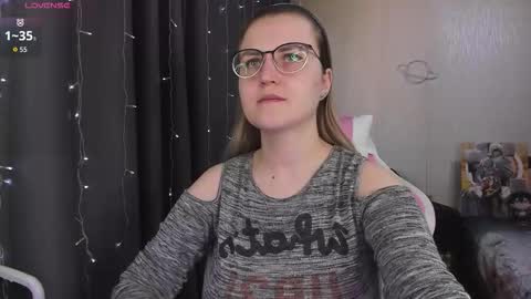 Snapshot of eva_orchid chatting on 03-22-26, 12:08 Eva online show from 03-22-26, 12:08