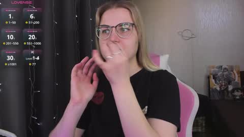 Snapshot of eva_orchid chatting on 03-29-26, 10:37 Eva online show from 03-29-26, 10:37
