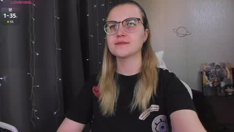 Snapshot of eva_orchid chatting on 04-01-26, 01:41 Eva online show from 04-01-26, 01:41