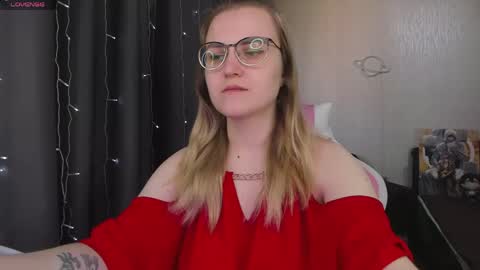 Snapshot of eva_orchid chatting on 04-19-26, 12:04 Eva online show from 04-19-26, 12:04