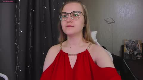 Snapshot of eva_orchid chatting on 04-19-26, 06:10 Eva online show from 04-19-26, 06:10