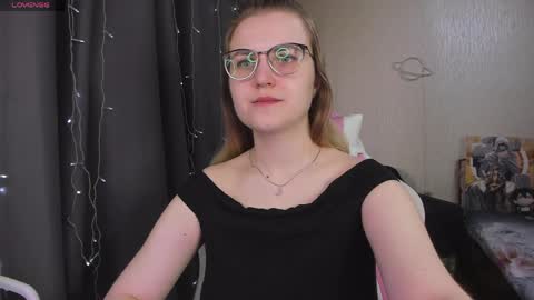 Snapshot of eva_orchid chatting on 04-23-26, 11:42 Eva online show from 04-23-26, 11:42