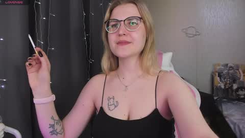 Snapshot of eva_orchid chatting on 04-24-26, 03:58 Eva online show from 04-24-26, 03:58